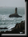 Pointe du Raz, le 14 janv. 2009
Le fameux phare de La Vieille avec, en arrière
plan, l'Ile de Sein...